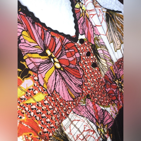 Magic Floral Maxi Dress - Black and Pink - Picture 8 of 10